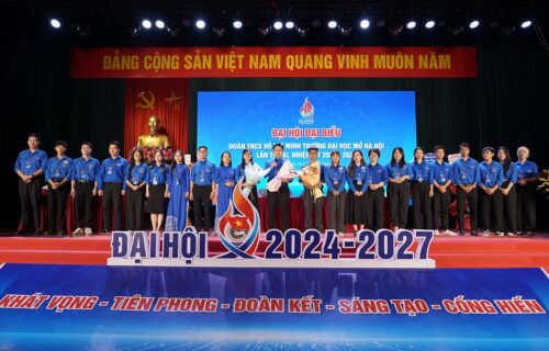 Ra mắt Ban Chấp hành Đoàn Trường Đại học Mở Hà Nội khóa XI, nhiệm kỳ 2024-2027